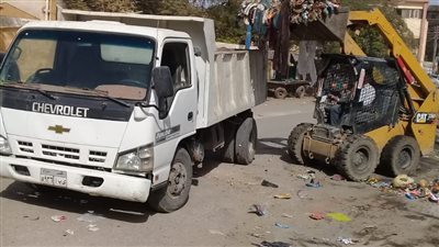 تنفيذ حملات صيانة كشافات الكهرباء والنظافة وتمهيد الطرق بمركز ديروط بأسيوط