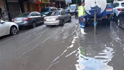 محافظ الإسكندرية يشدد على متابعة تصريف مياه الأمطار بجميع المناطق الساخنة