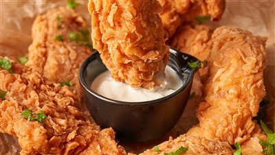 إعداد أصابع الفراخ المقرمشة: رحلة لذيذة إلى عالم الطهي المنزلي