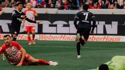 مرموش يسجل في تعادل فرانكفورت أمام فرايبورج بالدوري الألماني