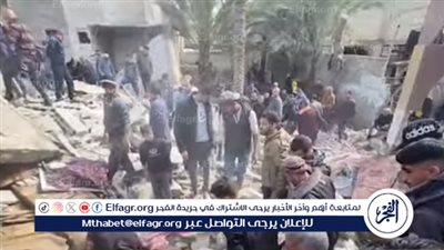 مشاهد انتشال أطفال من تحت ركام منزل قصفه الاحتلال بدير البلح (فيديو)
