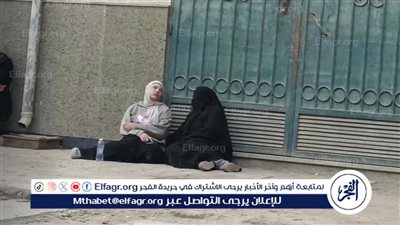 انتظار أسر ضحايا حادث تصادم البحيرة أمام مشرحة دمنهور (صور)