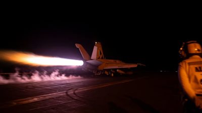 عاجل.. غارات أمريكية بريطانية على منطقتيْ العرج والجبانة في اليمن