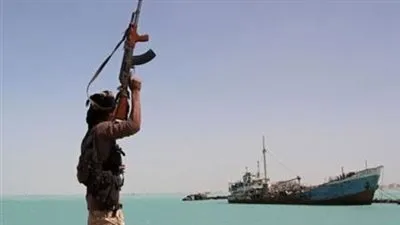 كيف يواصل الحوثي عناده باستهداف الملاحة الدولية؟