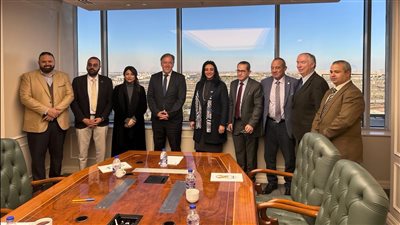السياحة والآثار تلتقي بمدير إحدى كبريات شركات الطيران بأبو ظبي 