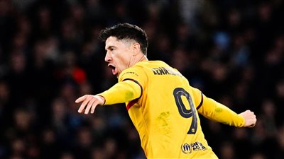 ليفاندوفسكي يحقق رقمًا مميزًا خلال مواجهة نابولي في دوري الأبطال 