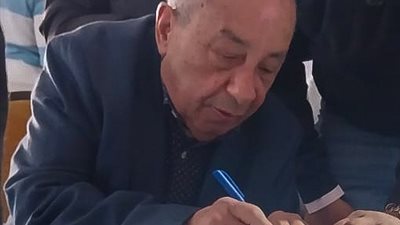 طارق النبراوي يدلي بصوته في انتخابات 