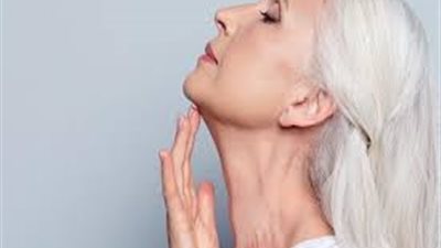 وصفات طبيعية ستخلصك من تجاعيد الرقبة
