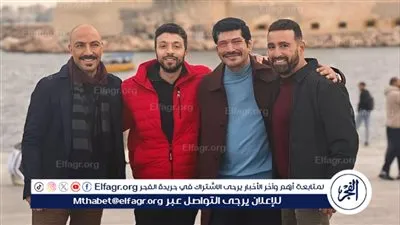 المخرج أحمد خالد موسى يكشف عن صورة تجمعه مع أبطال مسلسل العتاولة