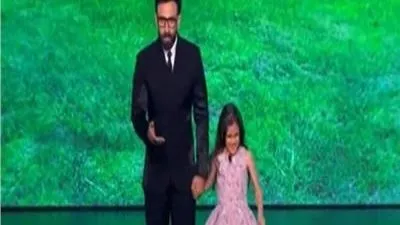 السيسي لطفلة من ذوي الهمم: 