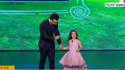 بعد القاءها نكتة في قادرون باختلاف.. الطفلة تاليا: 
