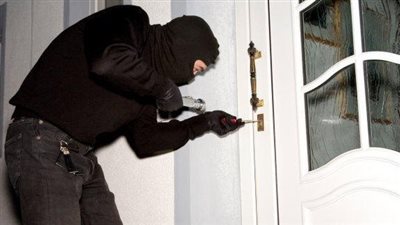 ضبط عاطل تخصص فى ارتكاب جرائم السرقة من داخل المساكن بباب الشعرية 