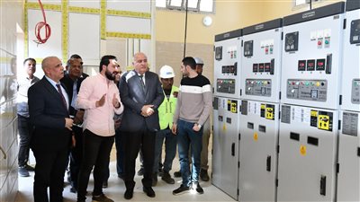 محافظ قنا يتفقد أعمال ترفيق المنطقة الصناعية بكلاحين قفط