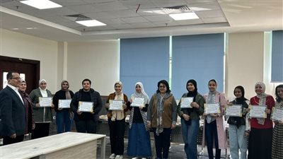 تكريم أوائل برنامج اللغة الإنجليزية والترجمة التخصصية بجامعة المنوفية الأهلية