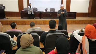 علماء الأزهر للفتوى يحاضرون شباب الجامعات بشرم الشيخ عن آليات فهم النص الديني