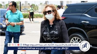 ملامح الحزن عليها.. يسرا تقدم واجب العزاء في شقيق سوزان مبارك