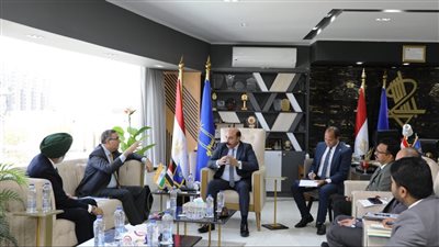 محافظ أسوان يلتقي وفدا رفيع المستوى من دولة الهند