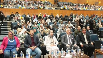 نائب رئيس جامعة أسيوط يشهد انطلاق المؤتمر العلمي للاتحاد المصري لطلاب صيدلة أسيوط