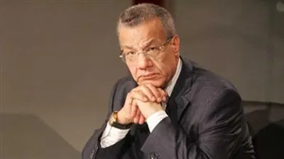 عادل حمودة يعزّي الكاتب الصحفي يسري الفخراني في وفاة السيدة والدته