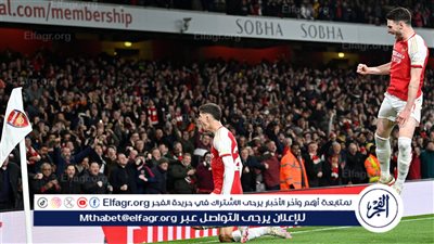 أرسنال يعلن تجديد عقد الصخرة