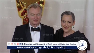 لحظة وصول المخرج كريستوفر نولان للسجادة الحمراء بحفل جوائز الأوسكار الـ 96 لعام 2024