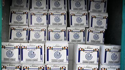 محافظ قنا يشهد تسليم ألف كرتونة مواد غذائية للأسر الأولى بالرعاية