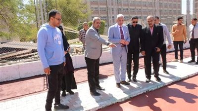 رئيس جامعة أسيوط: تطوير 5 ملاعب رياضية