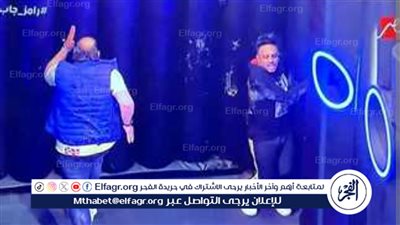 أوس أوس يصرخ بسبب النعامة في 