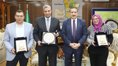 محافظ المنوفية يكرم مسئولي هيئة الطرق والنقل بوسط الدلتا 
