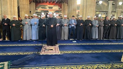 الجامع الأزهر كامل العدد في صلاة التراويح بأول جمعة من رمضان 