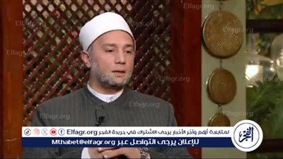 ما حكم قراءة القرآن في المواصلات العامة؟.. عالم أزهري يجيب