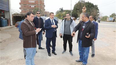 محافظ المنوفية يتفقد أعمال تطوير ممشى أشمون الجديد والسوق الحضاري بكفر زلابية