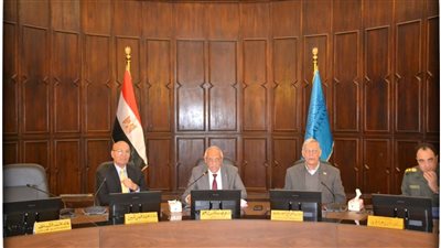 مجلس شئون التعليم والطلاب بجامعة الإسكندرية يتابع مبادرة تطوير المعامل بالجامعة 