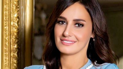 حلا  شيحة تكشف سر ضرب والدها لها لأول مرة.. فما السبب؟ 