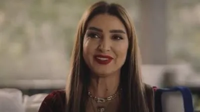 روجينا تحتفل بعيد ميلادها هي وابنتها في المدينه المنورة