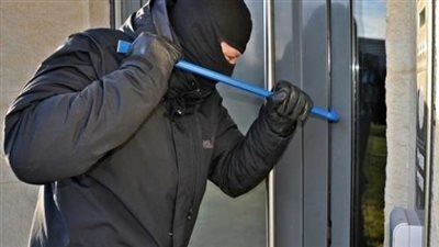 تفاصيل سرقة عملات أجنبية ومحلية من داخل شقة بقصر النيل 