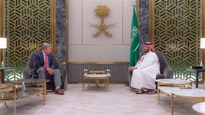 ولي العهد ومسؤول النواب الأمريكي يستعرض العلاقات الثنائية 