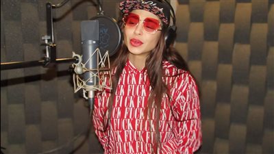 دوللي شاهين تطرح أغنية «ترتيلة اليوم على خشبة الصليب»