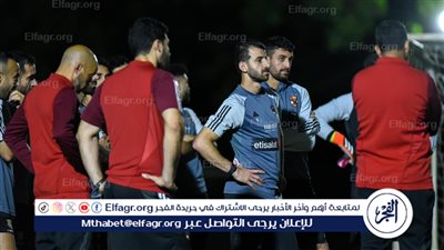 كولر يعقد محاضرة فيديو للاعبي الأهلي قبل لقاء سيمبا