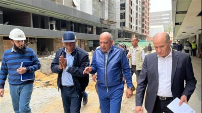 وزير قطاع الأعمال يستعرض مشروعات التطوير العقاري
