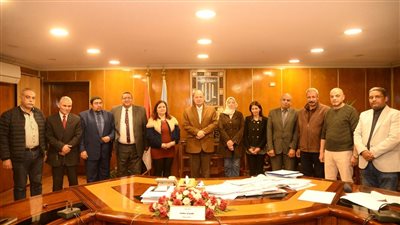 محافظ أسيوط يترأس اجتماع مناقشة ترفيق المنطقة الاستثمارية اللوجستية بالكوم الأحمر