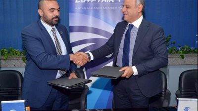مصر للطيران توقع بروتوكول مع N.S.A.S Travel لتطوير طرق توزيع حجوزات الطيران