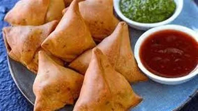 طريقة بسيطة وسهلة لتحضير السمبوسة في المنزل 