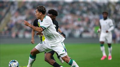 الأهلي يفوز على الاتحاد بهدف 