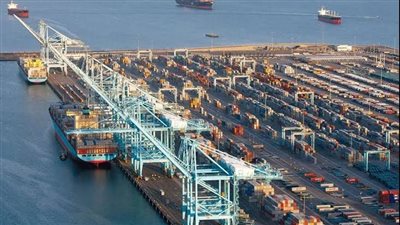 العجز التجاري في تونس يتراجع 20.7 % في 3 أشهر إلى 976 مليون دولار