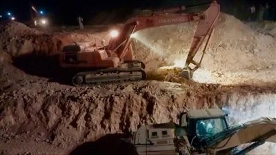 اقتربنا من العثور عليه.. تطورات جديدة في حادث سقوط شاب المنيا في بئر مياة جوفية (تفاصيل وصور)