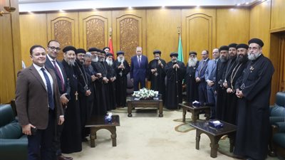 محافظ القليوبية يستقبل وفد كنسي للتهنئة بعيد الفطر المبارك