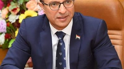 رئيس جامعة أسيوط يصدر قرارين بتعيين اثنين من رؤساء الأقسام بكليتيّ الآداب وطب الأسنان