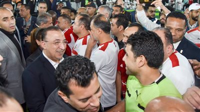 محافظ الإسكندرية ووزير الشباب والرياضة يفتتحان أعمال تطوير ملعب نادي سيدي بشر