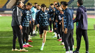 دغموم يعود للمصري.. استقبال حافل للنجم الجزائري 